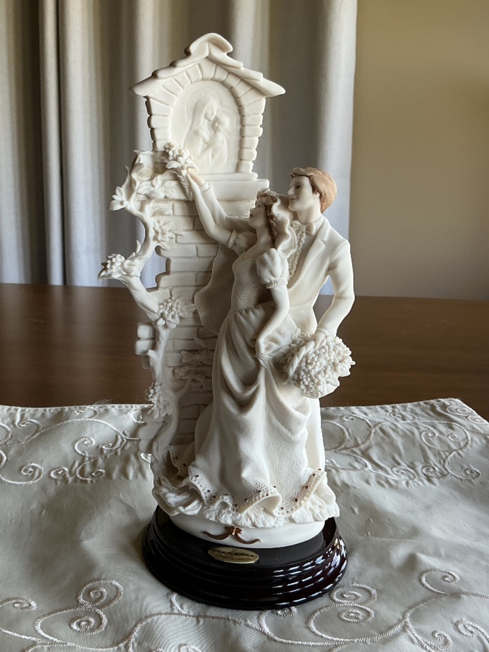 Giuseppe Armani Wedding Shrine 0187F Figurine Italy Wedding Anniversary Gift